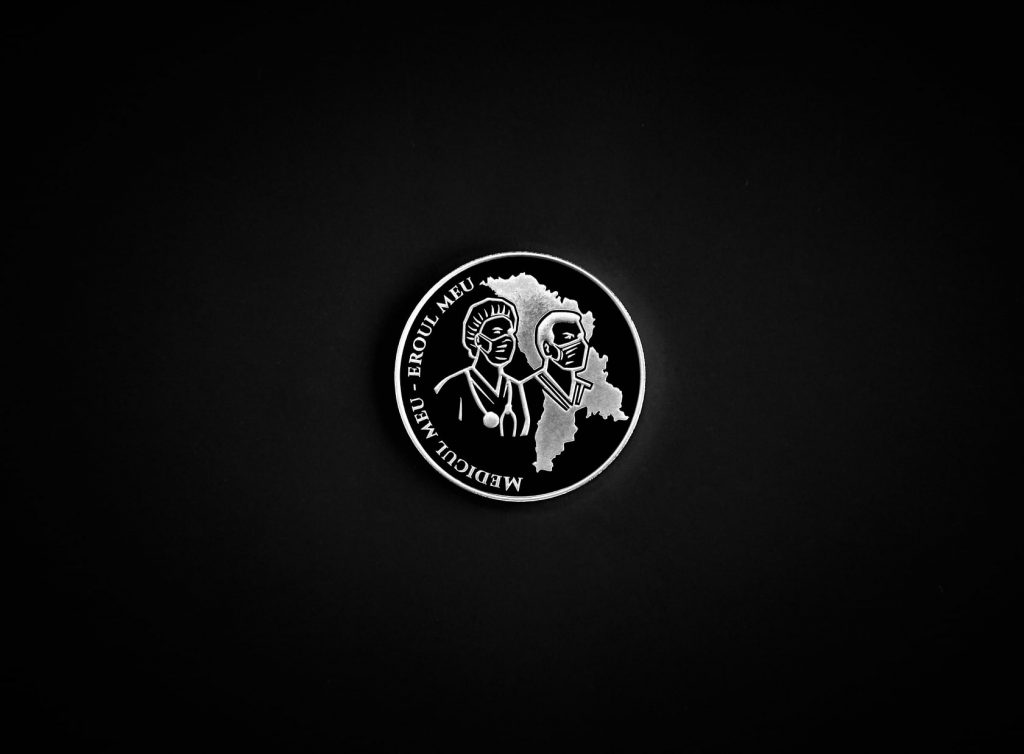BNM a pus în circulație moneda comemorativă „Medicul meu - eroul meu” (FOTO)