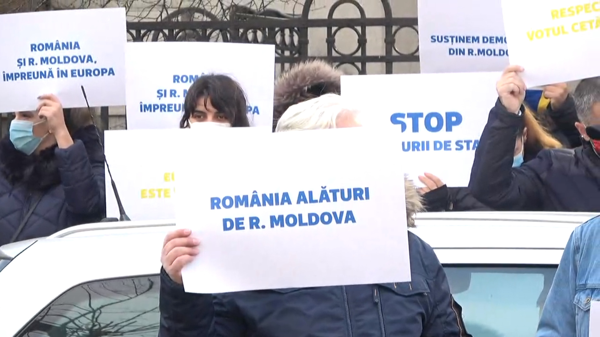 Protest la București: „S-au luat decizii care vizează rusificarea brutală a Republicii Moldova” (FOTO)