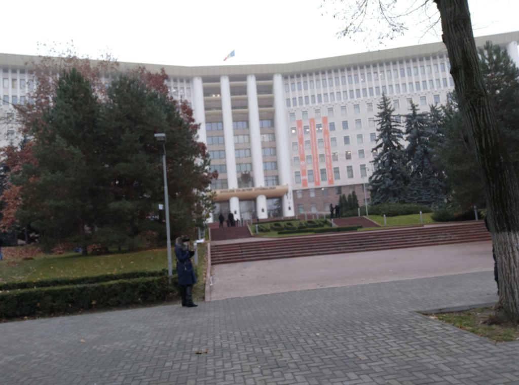 Протест в центре Кишинева завершился. На проспекте Штефана чел Маре возобновилось движение (ФОТО)