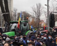 Фермеры собираются на протест на центральной площади Кишинева