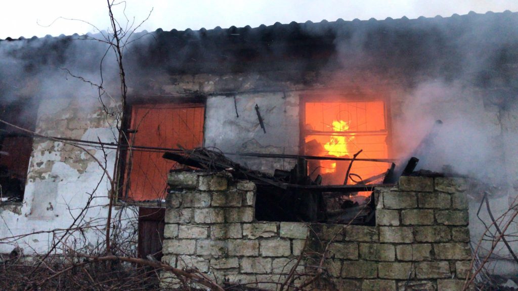 Incendiu într-o fabrică de la Ciocana. Restricții de circulație în regiune (FOTO/VIDEO)