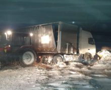 Два КПП на молдавской границе остаются закрытыми. Некоторые трассы завалило снегом