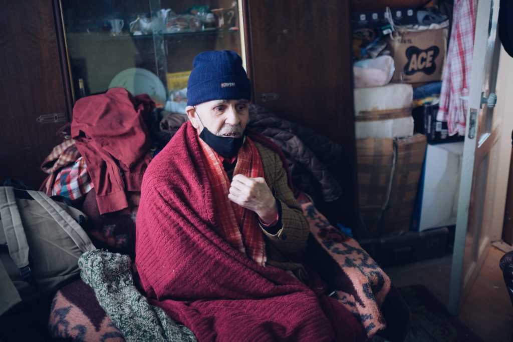 История 89-летнего артиста из Кишинева, который остался без дома. От советских депортаций до взрыва газа