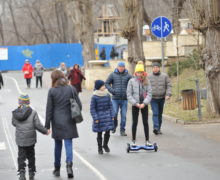Молодым везде у нас бойкот. Что показал в Молдове опрос об участии молодежи в жизни страны