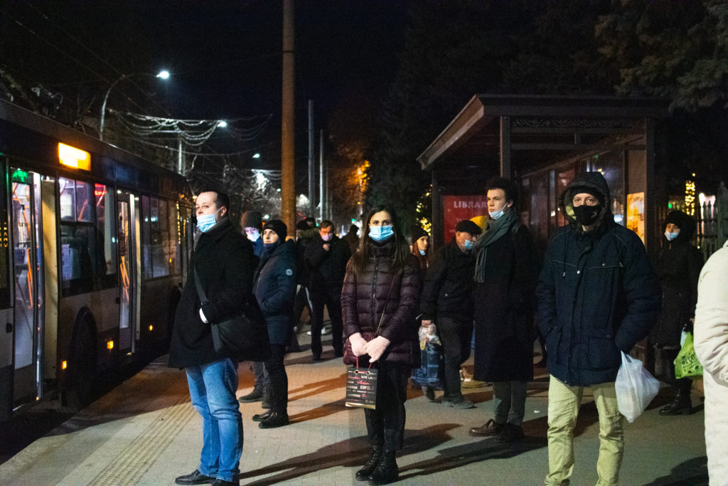 «Появятся и там урны». Мэр Кишинева Чебан ответил на критику новых остановок общественного транспорта