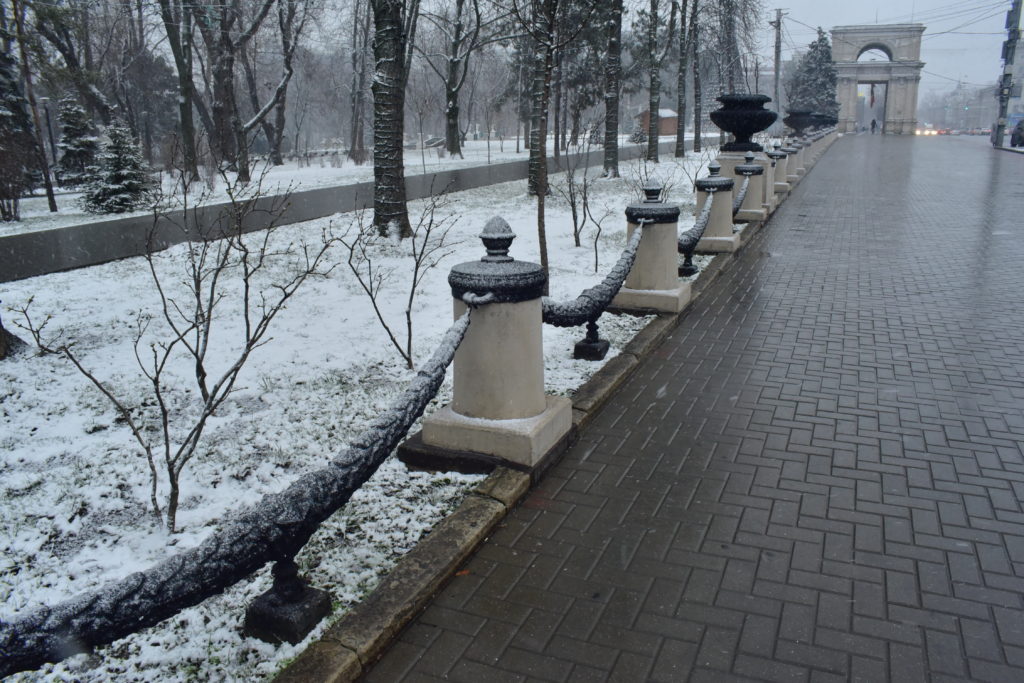 Снег в Кишиневе. Фоторепортаж NM
