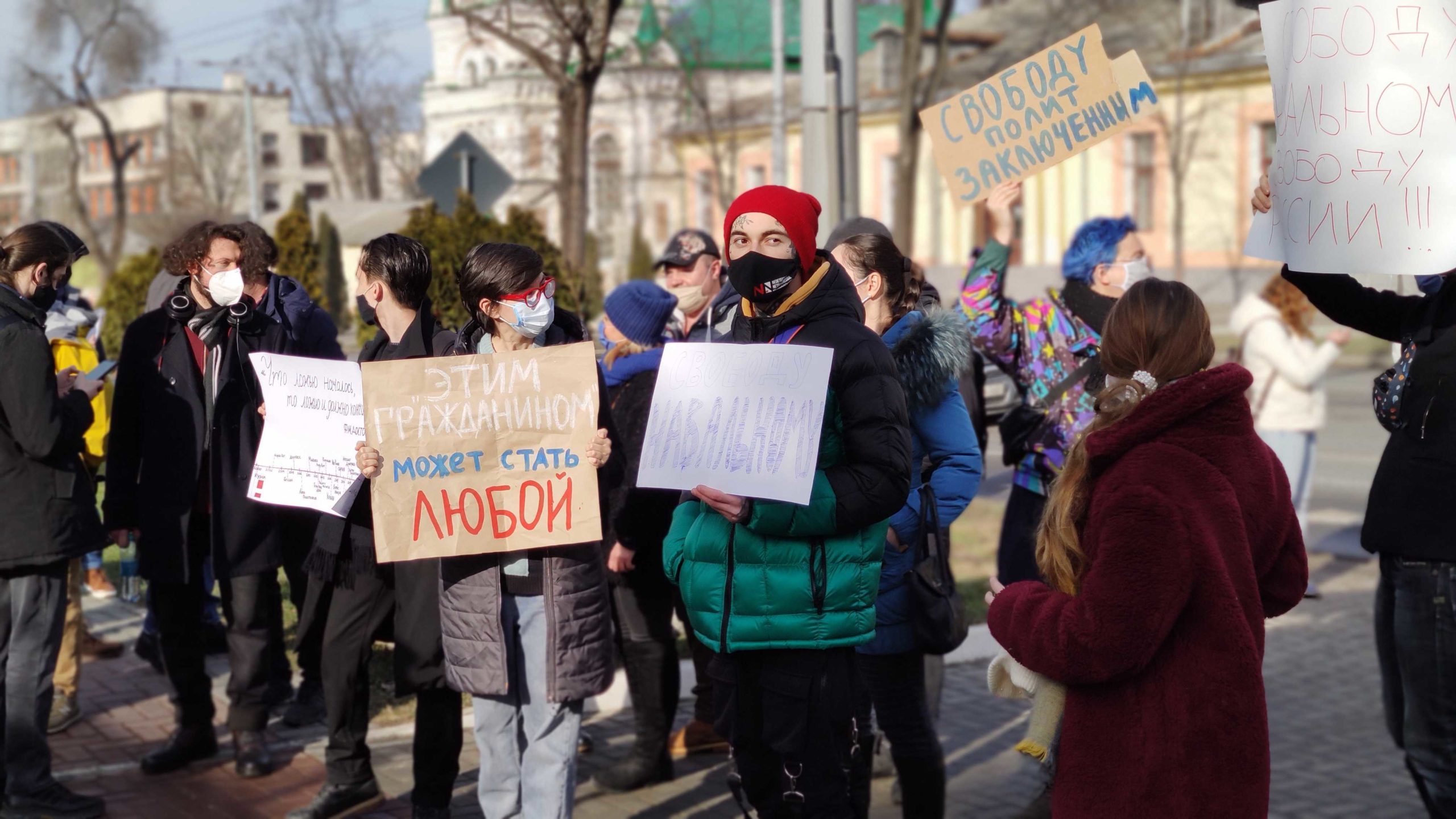 В Кишиневе проходят митинги за Навального и Путина (ВИДЕО)