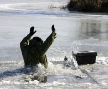IGSU avertizează: gheața subțire a bazinelor acvatice – un pericol sporit pentru viață