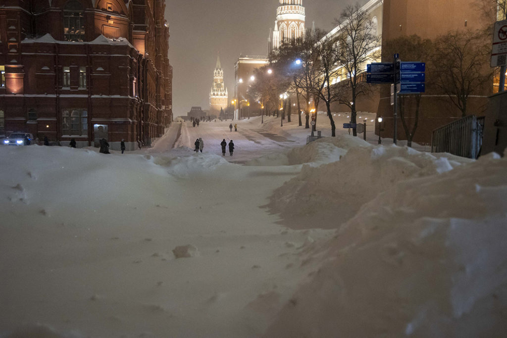 В Москве сильный снегопад. Город встал в пробках (ФОТО)