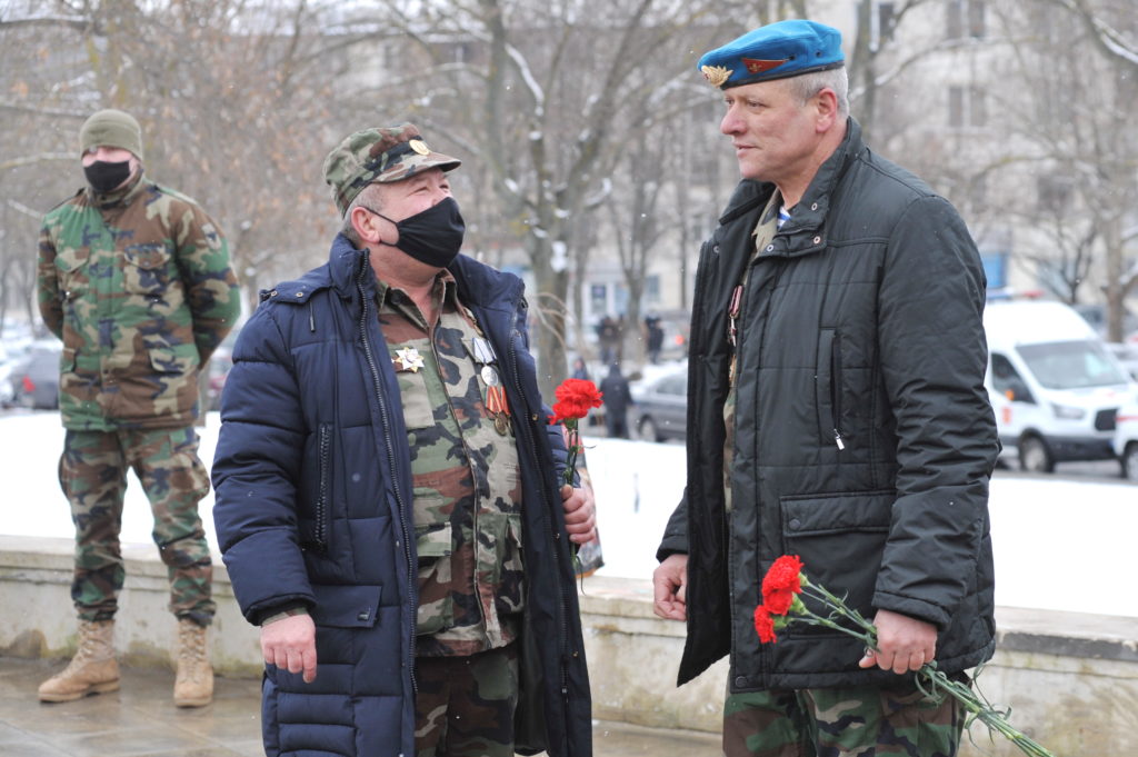 «Уверена, что последняя их мысль была о Молдове». В Кишиневе почтили память военных, погибших в Афганистане (Фоторепортаж NM)