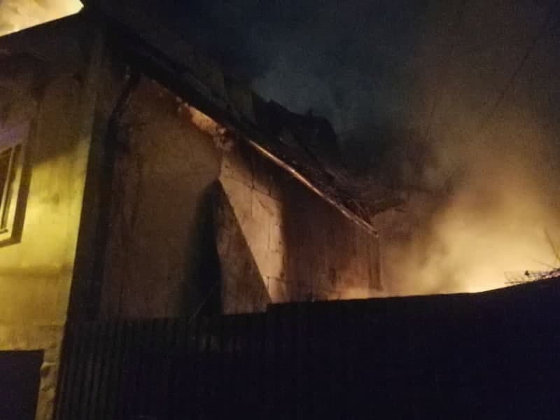 Un incendiu a izbucnit într-o casă de locuit din sectorul Buiucani al capitalei (FOTO)