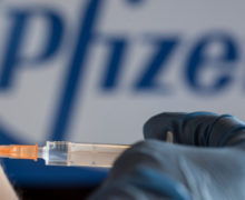 Pfizer face concedieri în Belgia şi transferă o parte dintre activităţi în România