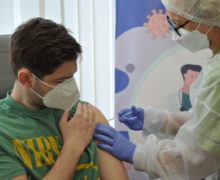В Молдове вакцинировали от коронавируса 25% медиков