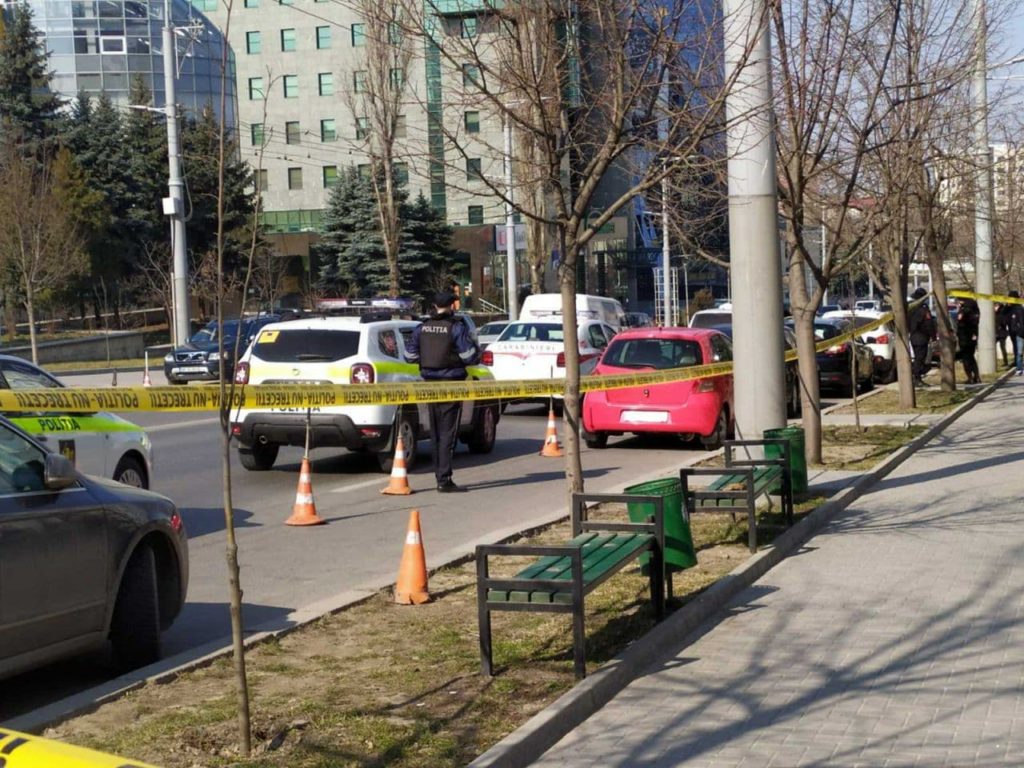 UPDATE Alertă cu bombă la Judecătoria Chișinău, sediul Buiucani (FOTO)