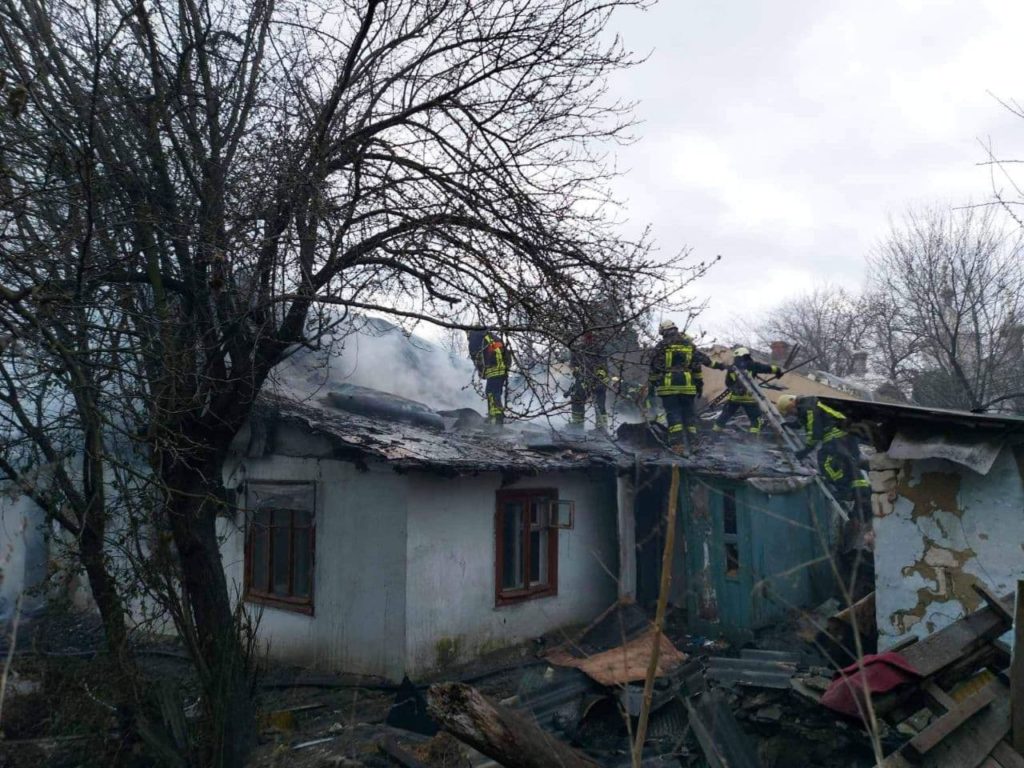 Incendiu matinal pe stradela Circului din capitală. Patru echipaje de pompier, mobilizate (FOTO)