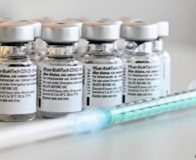 В Кишинев доставили очередную партию вакцины от коронавируса Pfizer