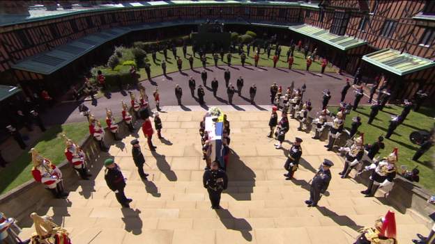 Prințul Philip a fost înmormântat. Doar 30 de membri ai familiei au luat parte la funeralii (FOTO)