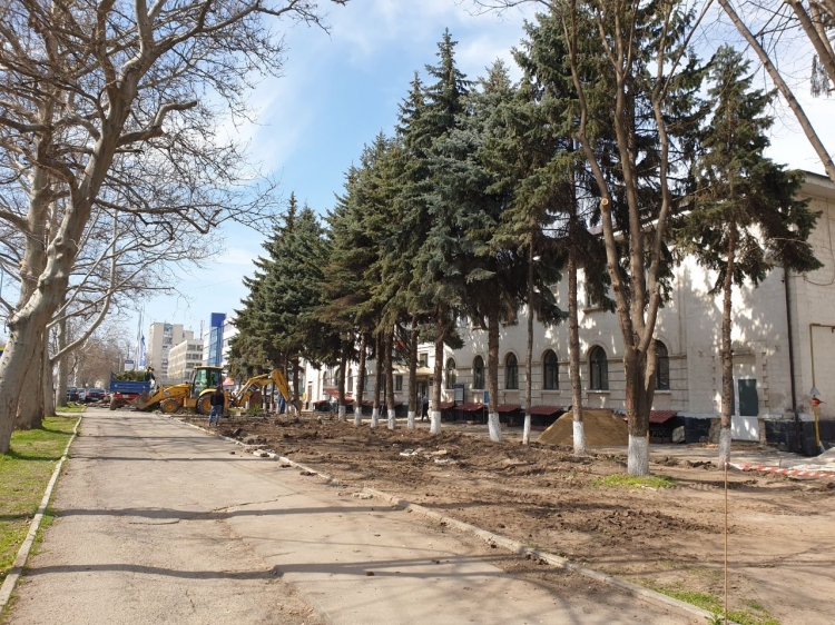 В Кишиневе отремонтируют еще два сквера (ФОТО)