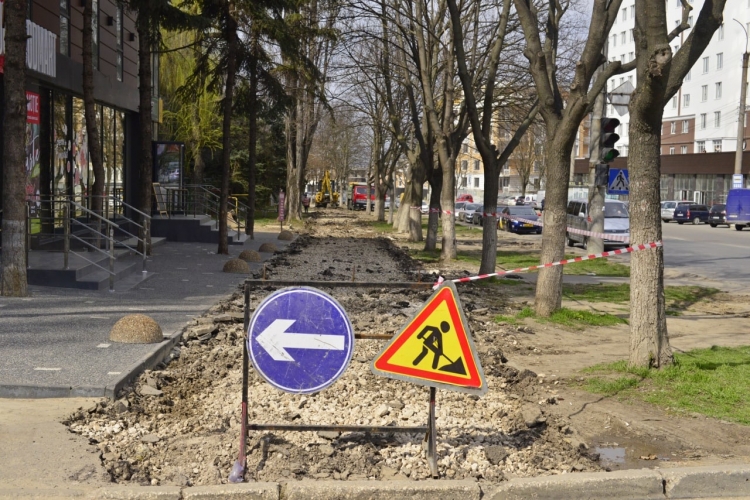 В Кишиневе отремонтируют еще два сквера (ФОТО)