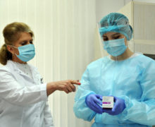 Молдова перешла к массовой вакцинации. Прививать от коронавируса будут всех желающих