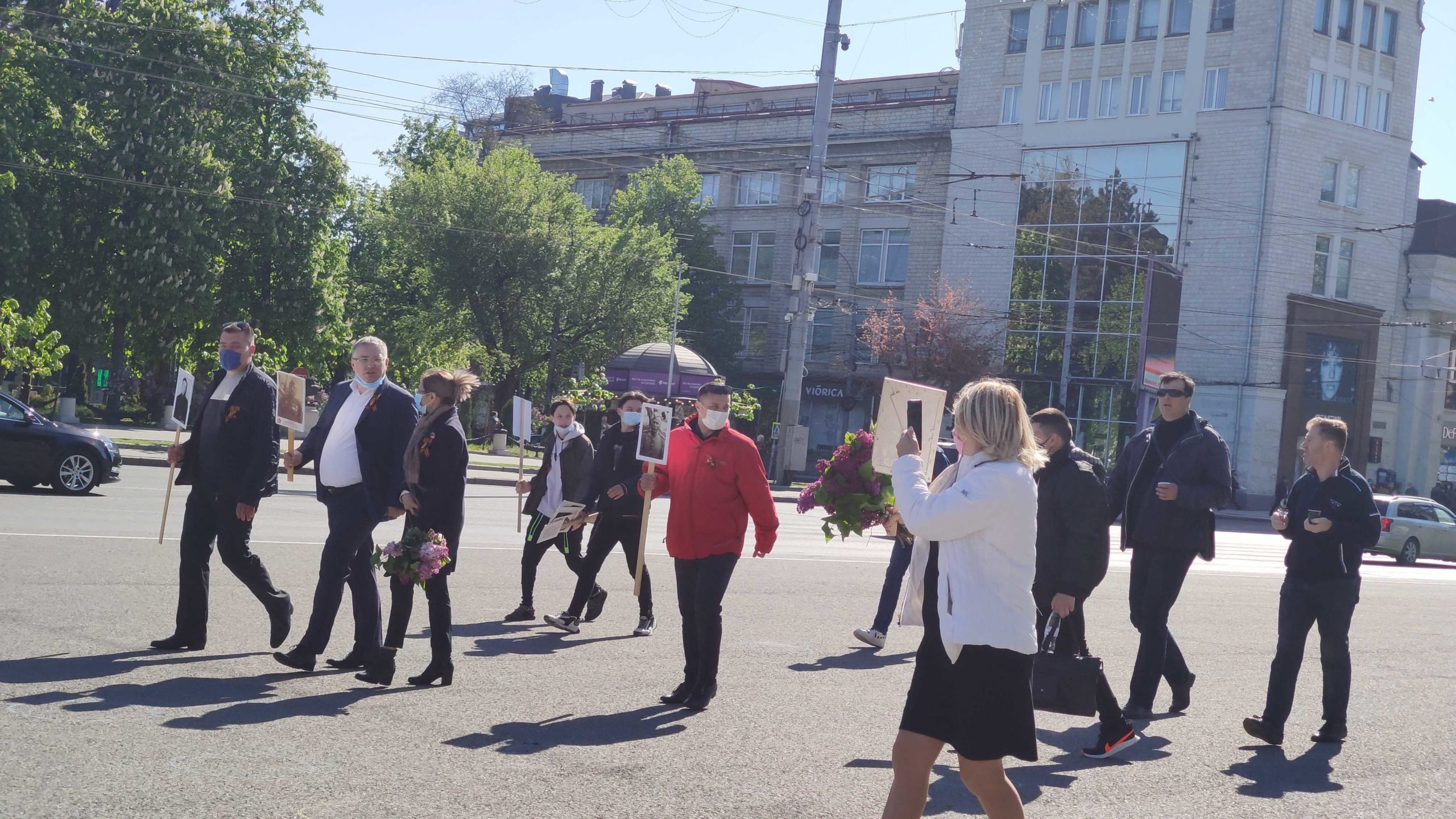 В Кишиневе участники «Бессмертного полка» пришли на Мемориал. Стрим NM