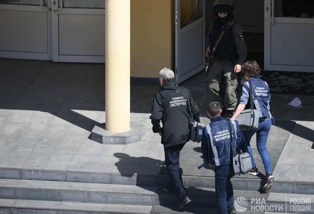 Focuri de armă într-o școală din orașul Kazani. Președintele confirmă 8 decese, dintre care 7 copii (VIDEO)