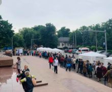 В Кишиневе во Дворце Республики проходит марафон вакцинации от коронавируса (ФОТО)