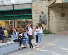 Hărțuirea sexuală în școlile și universitățile din Moldova: doar 15% din femeile hărțuite vorbesc despre asta