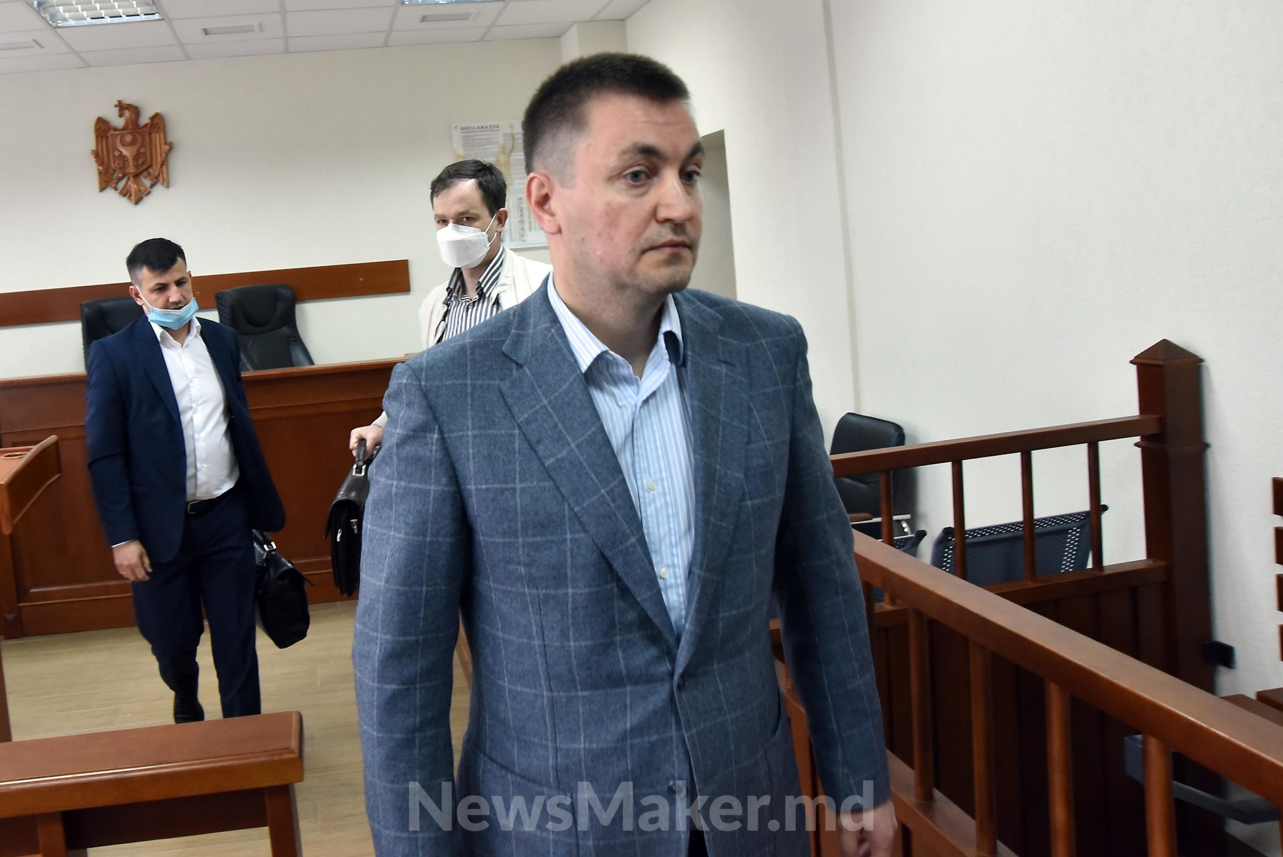 Судный год Александра Стояногло. Что «нарасследовали» против отстраненного генпрокурора