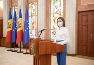 «Надеюсь, что сегодня закончится тяжелое для Молдовы время». Санду о парламентских выборах