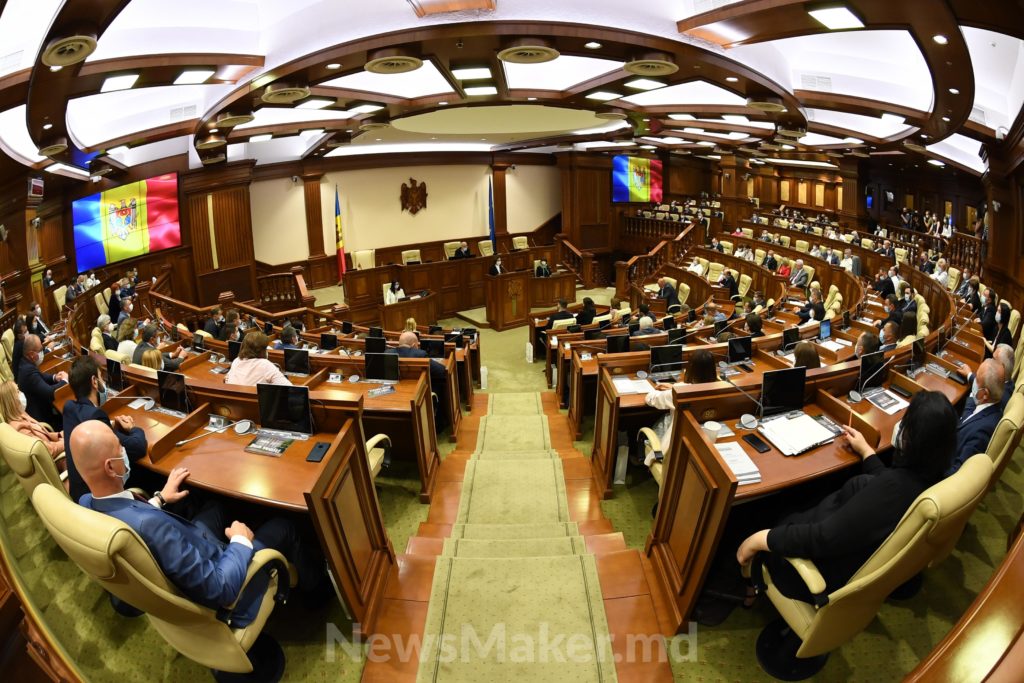 O ședință de o oră. Noul Parlament a fost constituit. Fotoreportaj NM