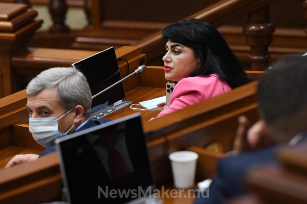 O ședință de o oră. Noul Parlament a fost constituit. Fotoreportaj NM