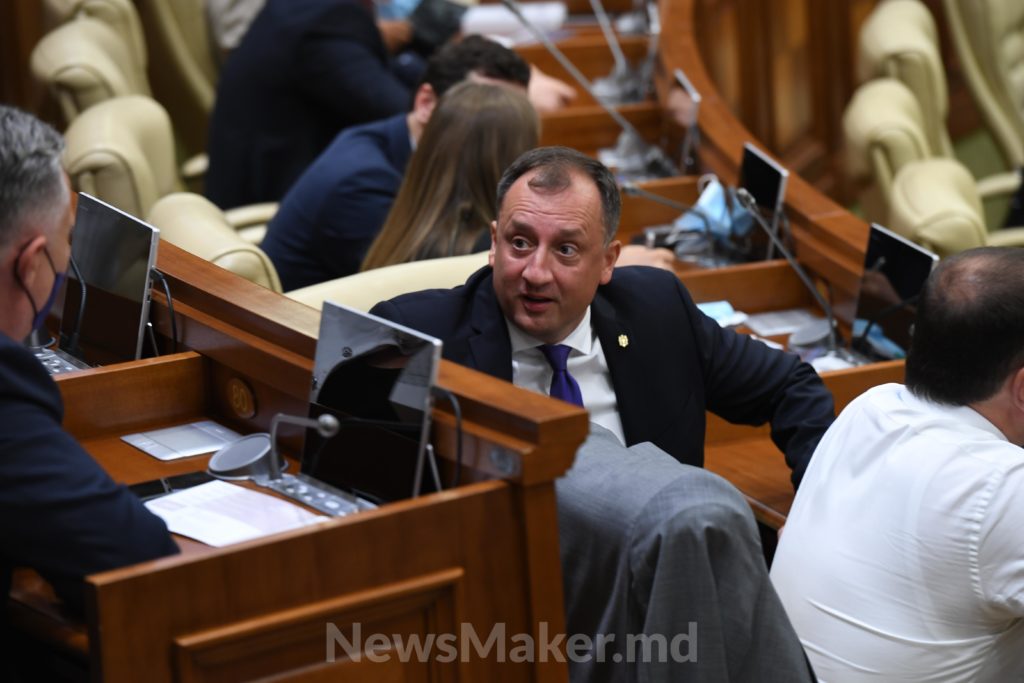 O ședință de o oră. Noul Parlament a fost constituit. Fotoreportaj NM