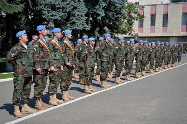 Чокой принял участие в проводах молдавских миротворцев в Косово (ФОТО)