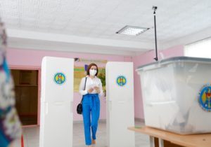 «Есть еще два часа. Они могут стать решающими для Молдовы». Санду призвала граждан проголосовать