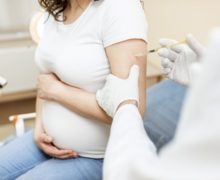 Беременность и вакцинация от коронавируса. Что рекомендуют врачи?