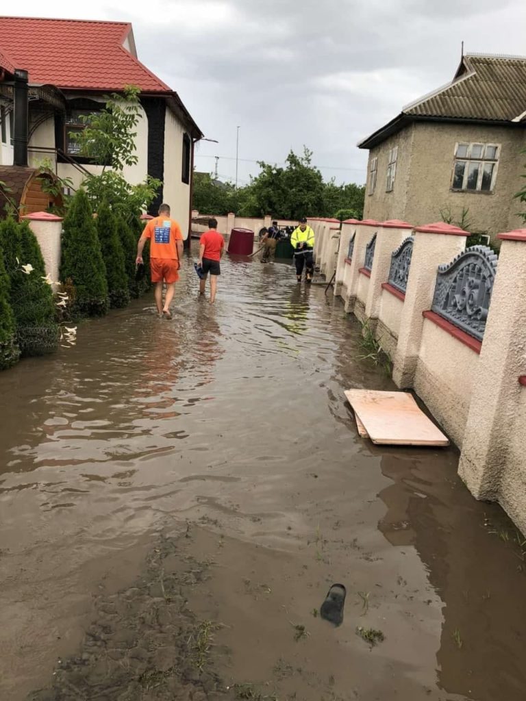 Inundații în 33 de localități din Chișinău, Basarabeasca, Ialoveni, Ștefan Vodă, Anenii Noi, Strășeni și Căușeni (FOTO/VIDEO)