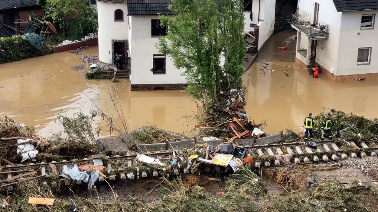 Inundații de proporții în vestul Germaniei. Cel puțin 42 de persoane au decedat (FOTO)