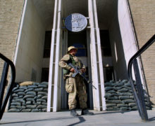 СМИ: Сотрудникам посольства США в Кабуле поручили уничтожить секретные документы из-за наступления талибов