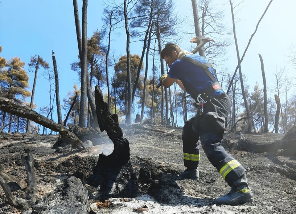 Pompierii moldoveni își continuă misiunea în Grecia. 106 focare de ardere, lichidate în ultimele 24 de ore (FOTO)