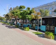В Кишиневе вышли на линию первые пять автобусов Isuzu, купленные мэрией