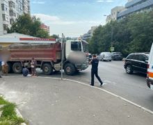 В Кишиневе КАМАЗ насмерть сбил пожилую женщину