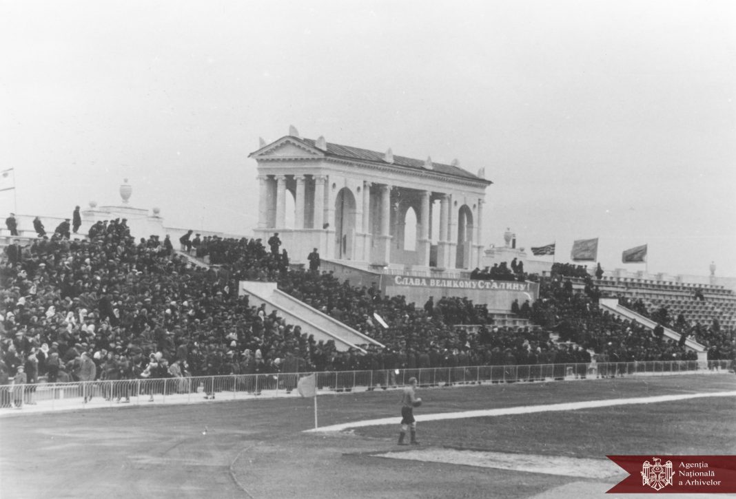 Как выглядел Республиканский стадион 70 лет назад? Госархив опубликовал подборку фотографий