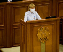 „Va trebui să mergem din casă în casă”. Moldova va împrumuta aproape 25 mln de euro pentru gestionarea procesului de imunizare