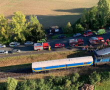 В Чехии столкнулись два пассажирских поезда. Есть погибшие 