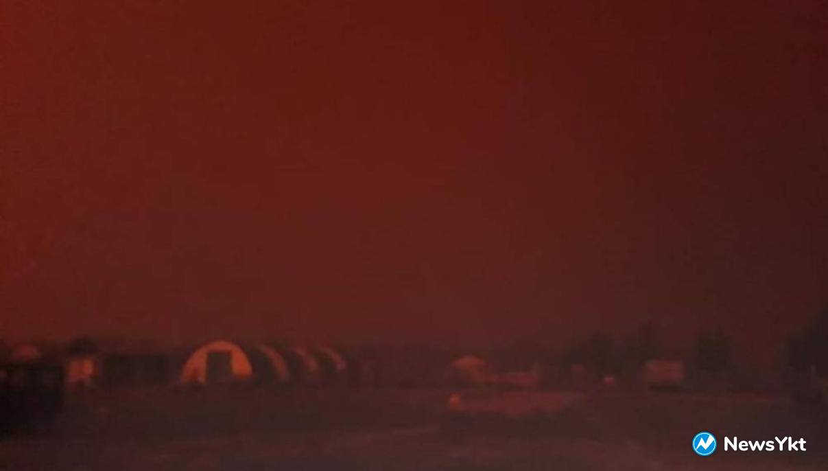 День превратился в ночь. В Якутии небо заволокло дымом от лесных пожаров (ФОТО)