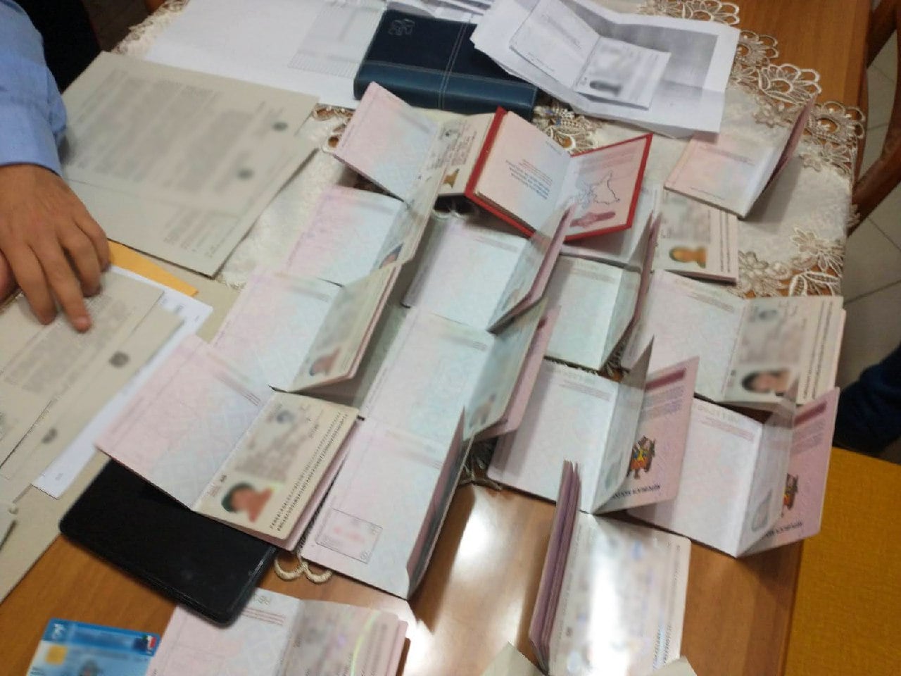 Правоохранители из Молдовы и Италии раскрыли сеть торговцев людьми (ФОТО)