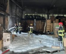 В Кишиневе произошел пожар на складе игрушек (ФОТО)