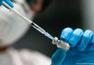 Prima ţară din UE care adoptă vaccinarea obligatorie a adulţilor