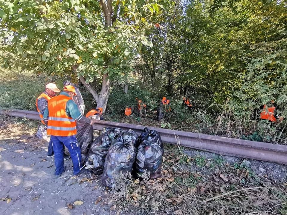 Сколько мусора собрали в ходе уборки русла реки Бык в Кишиневе (ФОТО)
